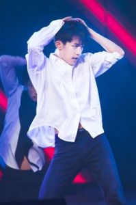 易烊千玺 易烊千玺